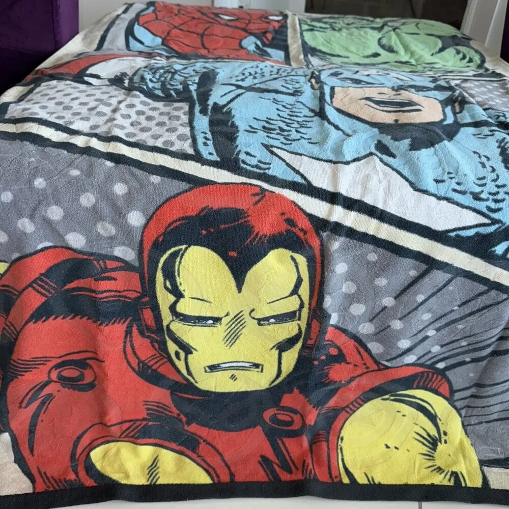 VNTG MARVEL The Avengers Beach Towel Hulk Spider Man Iron Man Captain America
